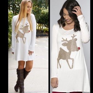 🎄🎉HOLIDAY🎉🎄Gold Reindeer Holiday Tunic❤️